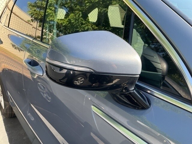 2023 Kia Sorento LX photo 2