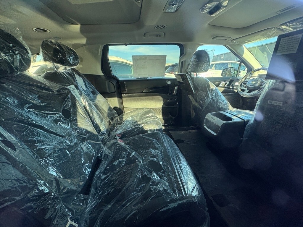 New 2026 Kia Carnival Hybrid SX Van Passenger Van