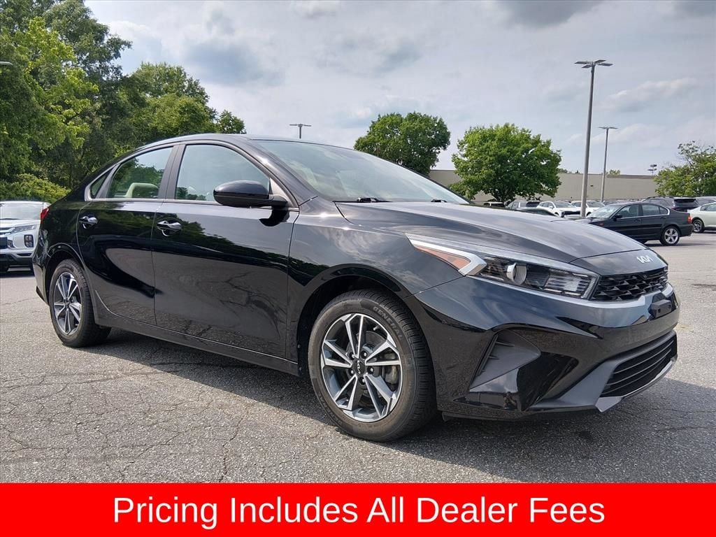 2023 Kia Forte LXS AT's photo