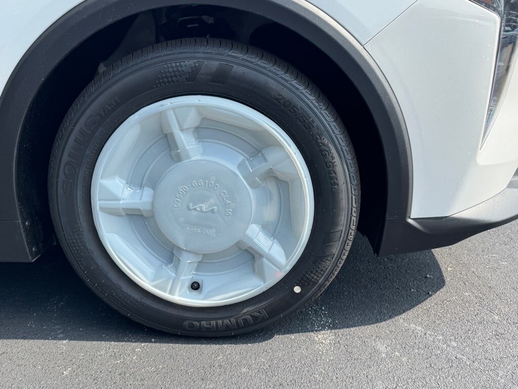2025 Kia K4 LX photo 2