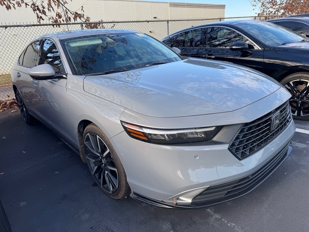 2023 Honda Accord Hybrid Touring's photo