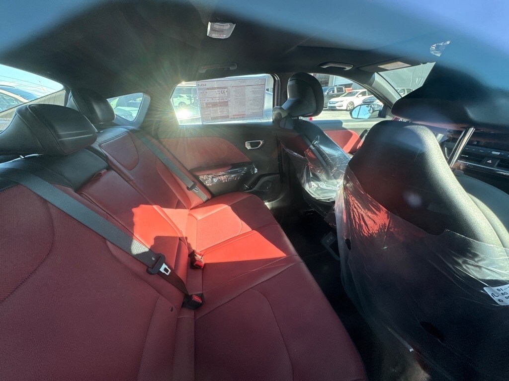 2025 Kia K4 GT-Line photo 4