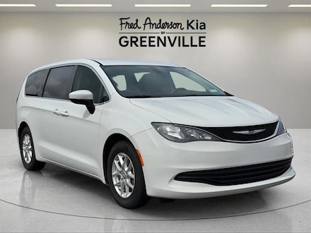 2017 Chrysler Pacifica Touring Minivan/Van