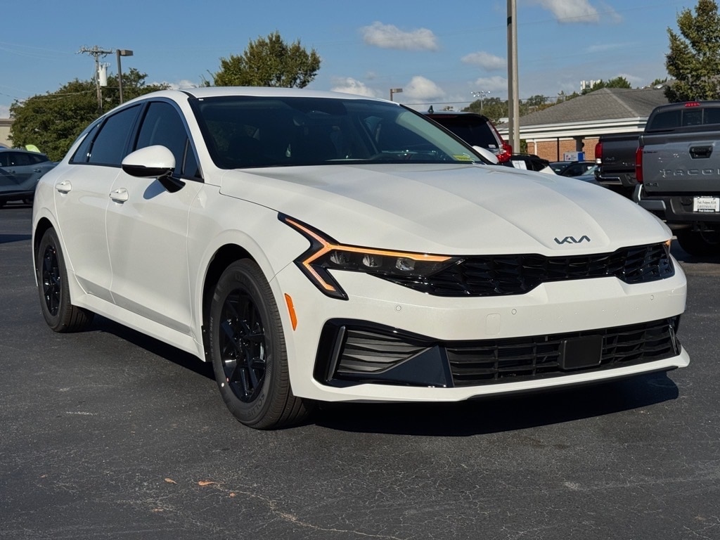 2026 Kia K5 LXS's photo