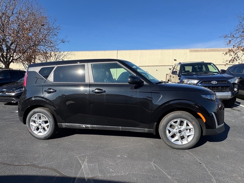 New 2025 Kia Soul LX Hatchback