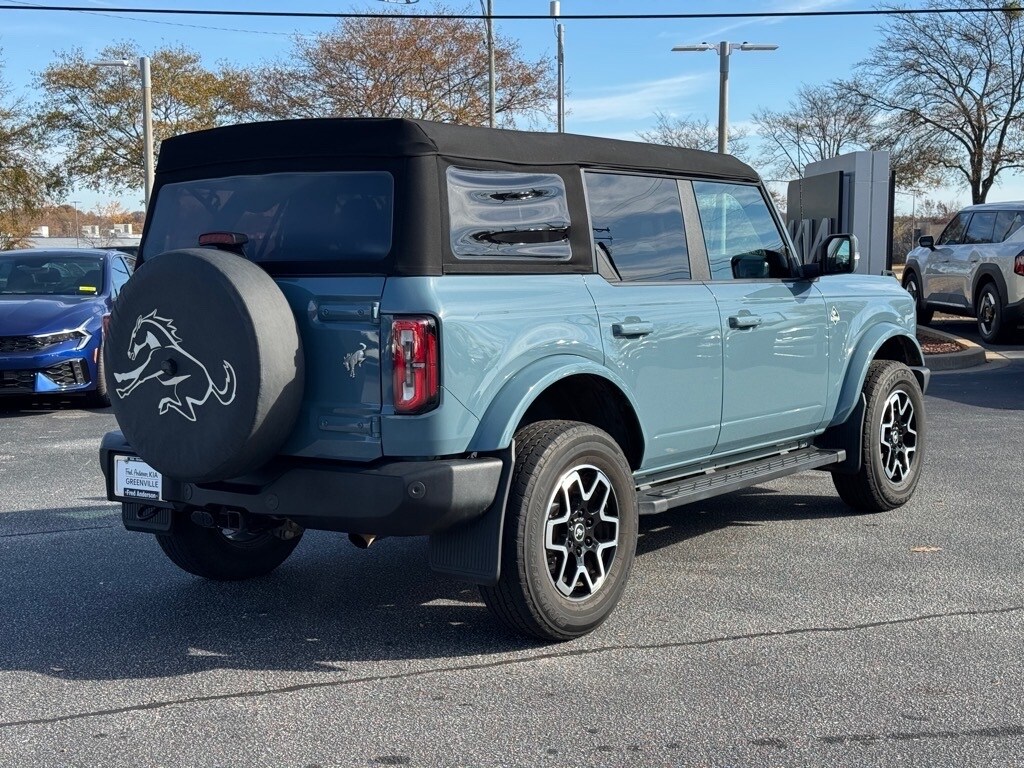 2022 Ford Bronco Outer Banks photo 3