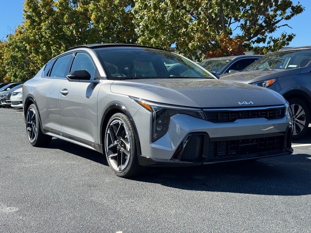 2025 Kia K4 GT-Line's photo
