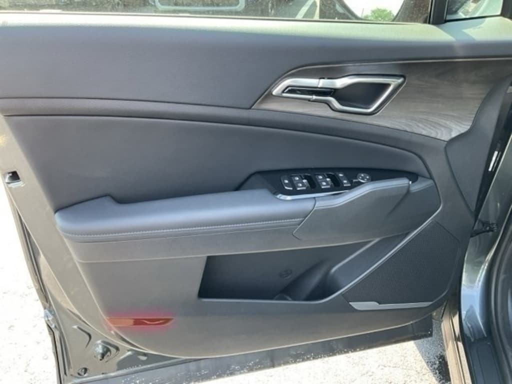 New 2025 Kia Sportage Plug-In Hybrid X-Line SUV