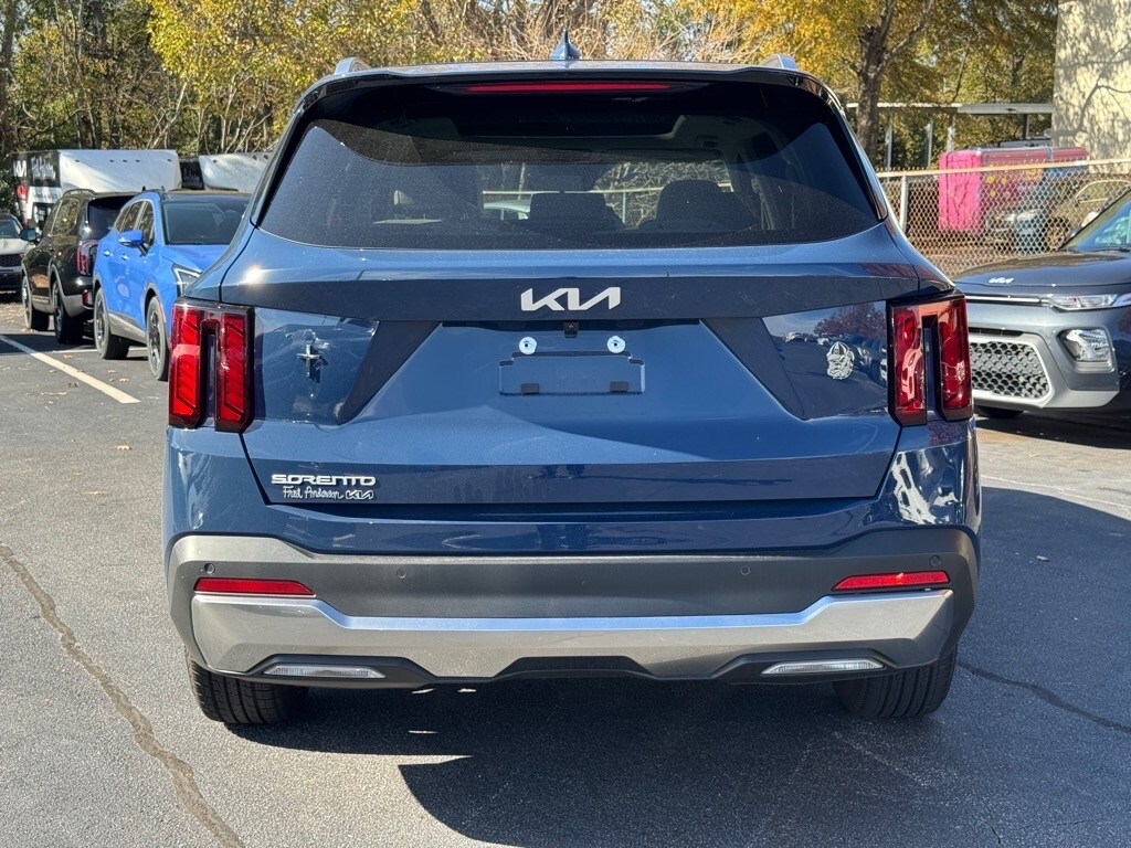Used 2025 Kia Sorento S SUV