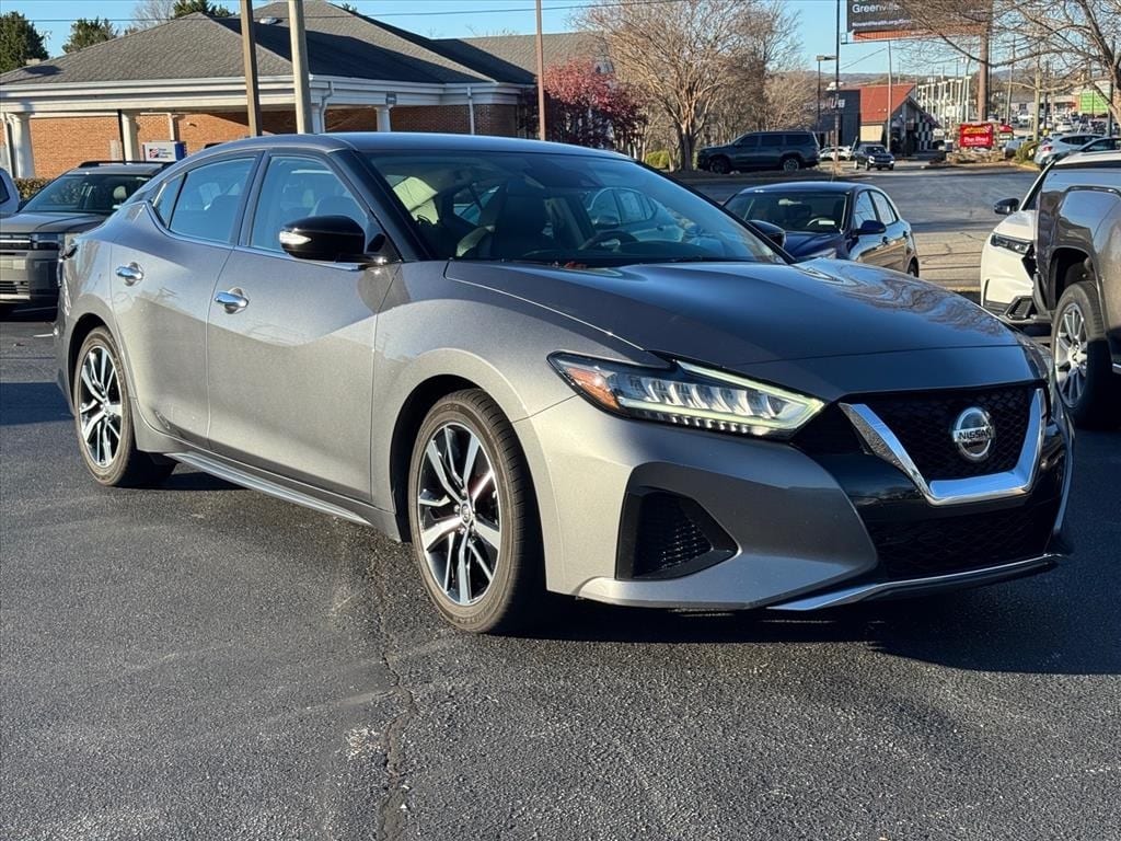 2021 Nissan Maxima SV's photo