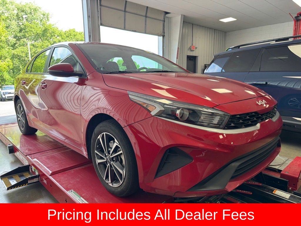 2024 Kia Forte LXS AT's photo