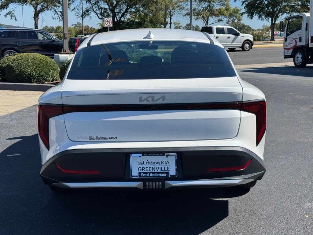 New 2025 Kia K4 LXS Sedan