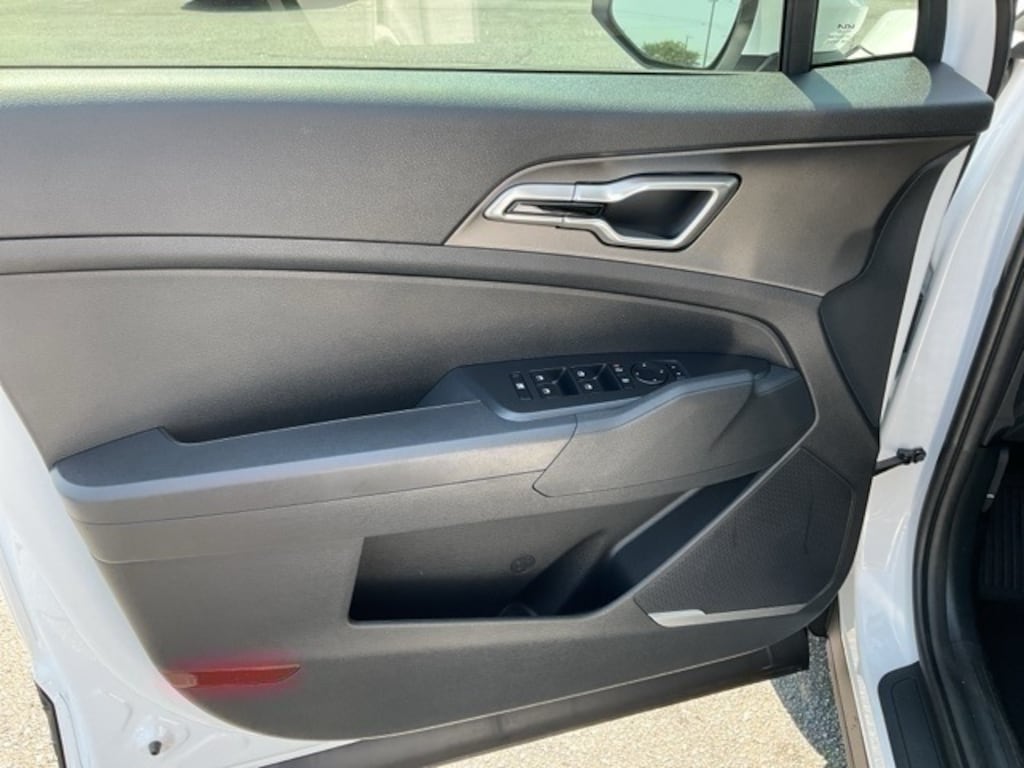 New 2026 Kia Sportage LX SUV