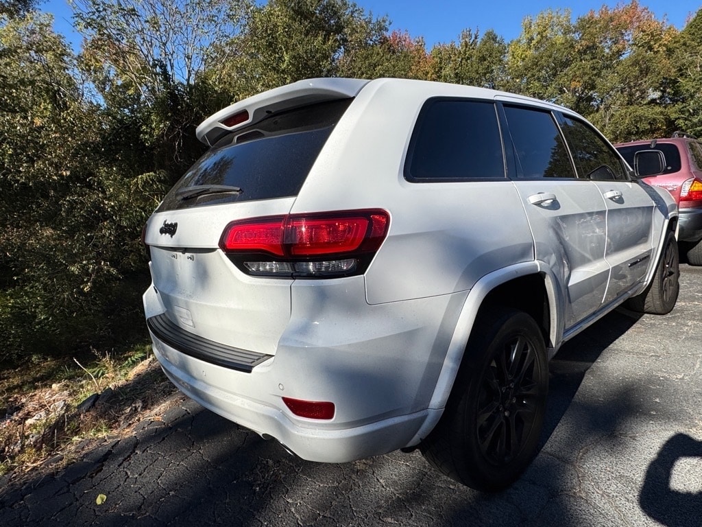 Used 2018 Jeep Grand Cherokee Laredo 4x4 SUV