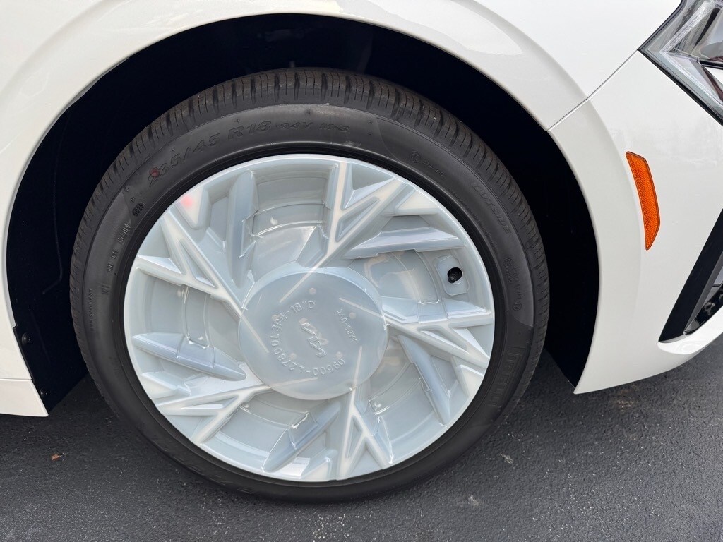 2026 Kia K5 GT-Line photo 2