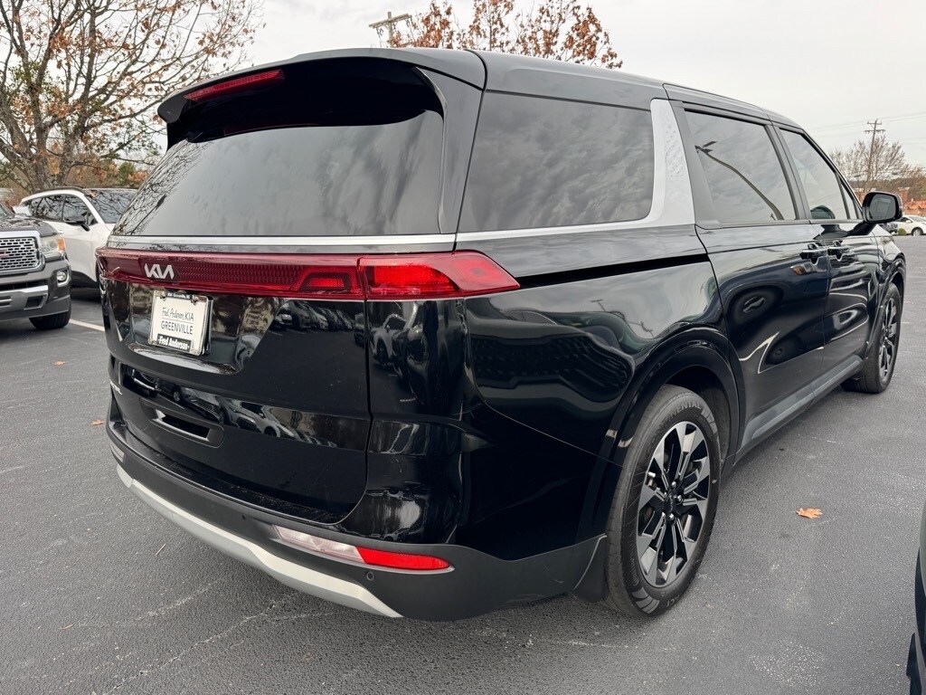 2023 Kia Carnival EX photo 3