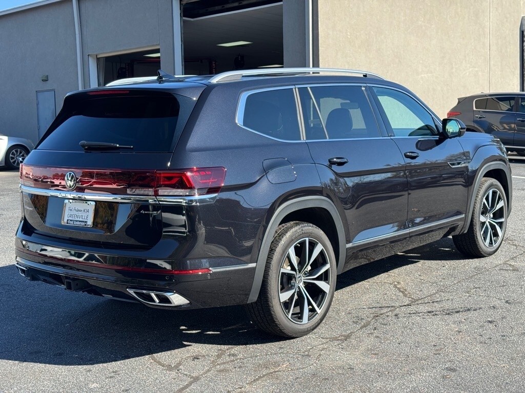 2024 Volkswagen Atlas SEL Premium R-Line photo 3