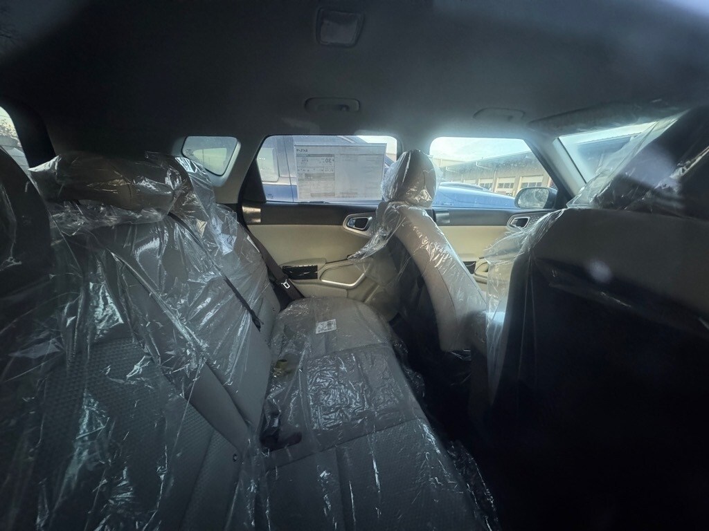 New 2025 Kia Soul LX Hatchback