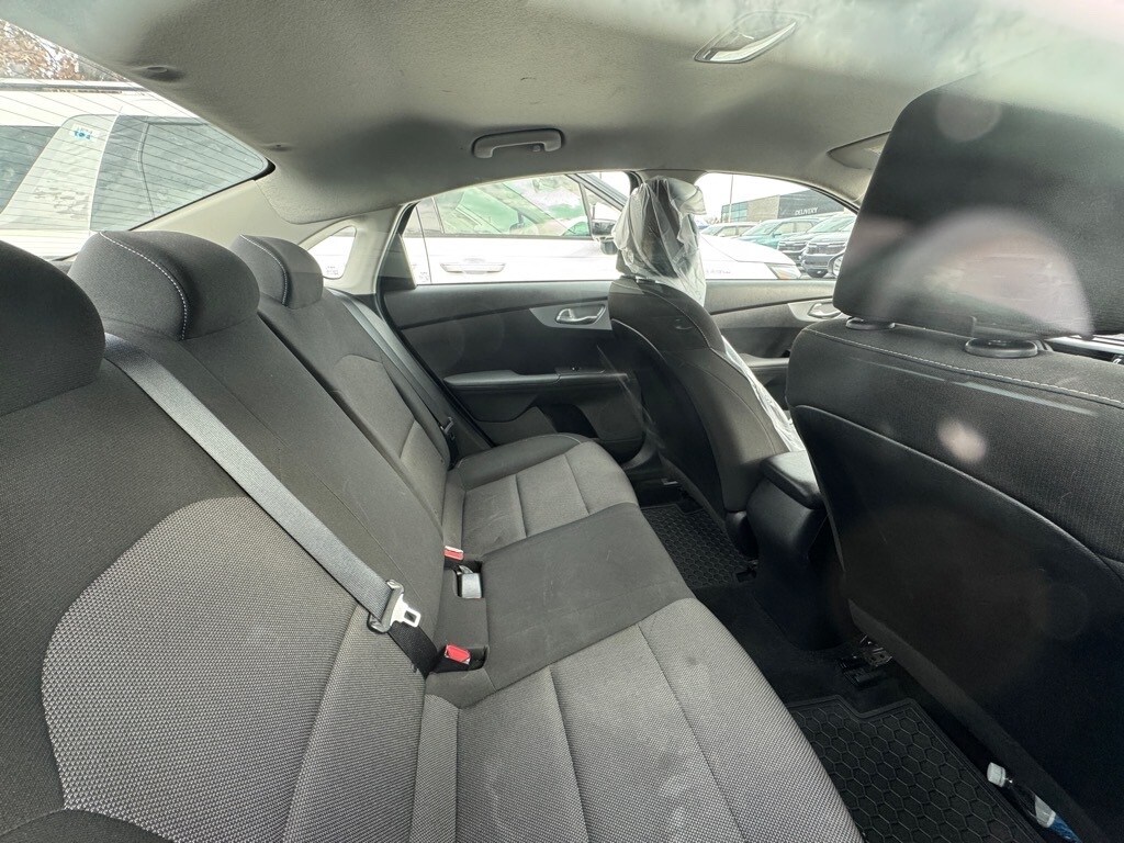 2023 Kia Forte LXS photo 4