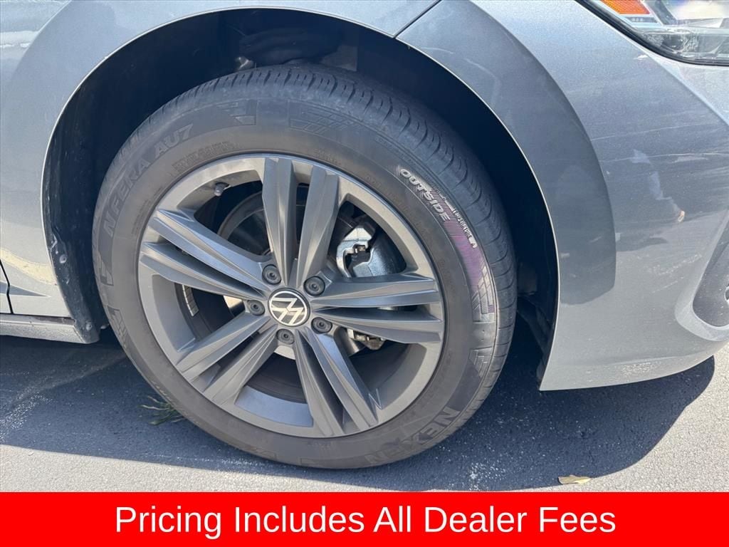 Used 2024 Volkswagen Jetta 1.5T SE Sedan
