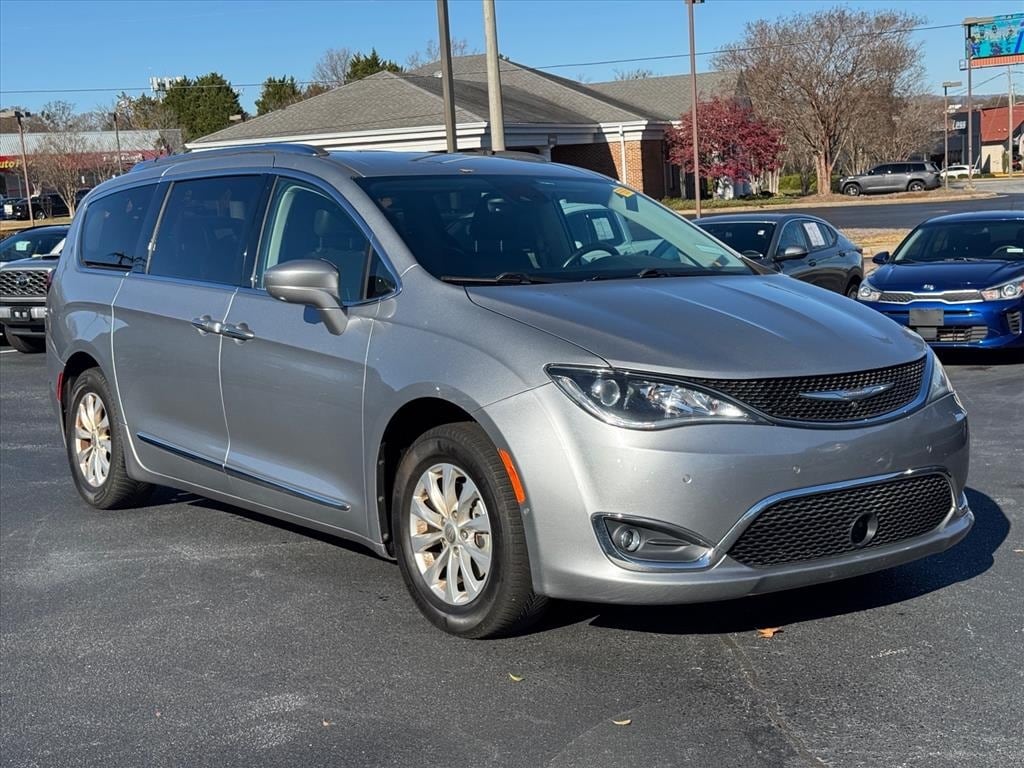 2018 Chrysler Pacifica Touring L Plus's photo