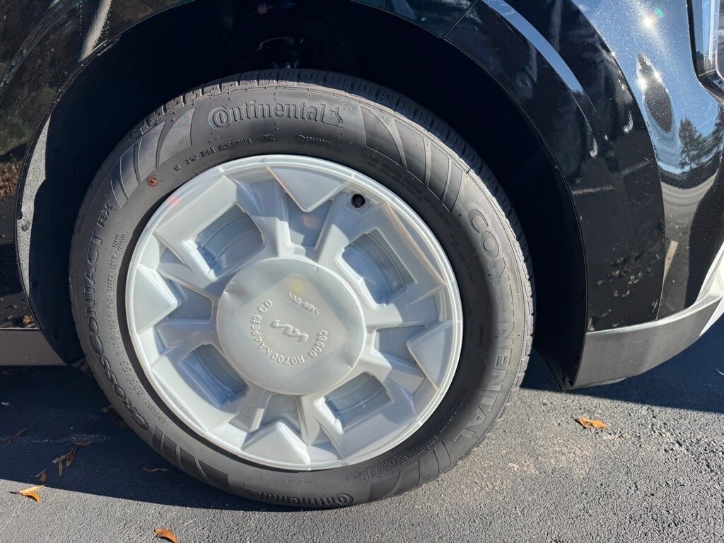 2026 Kia Carnival EX photo 2