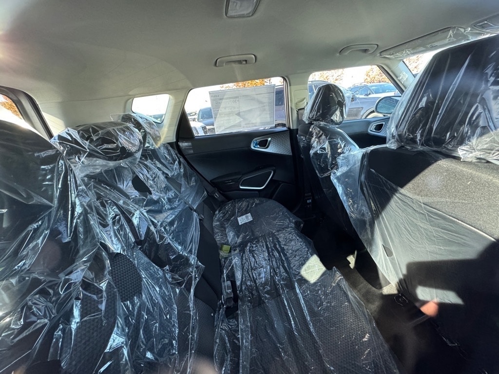 New 2025 Kia Soul LX Hatchback