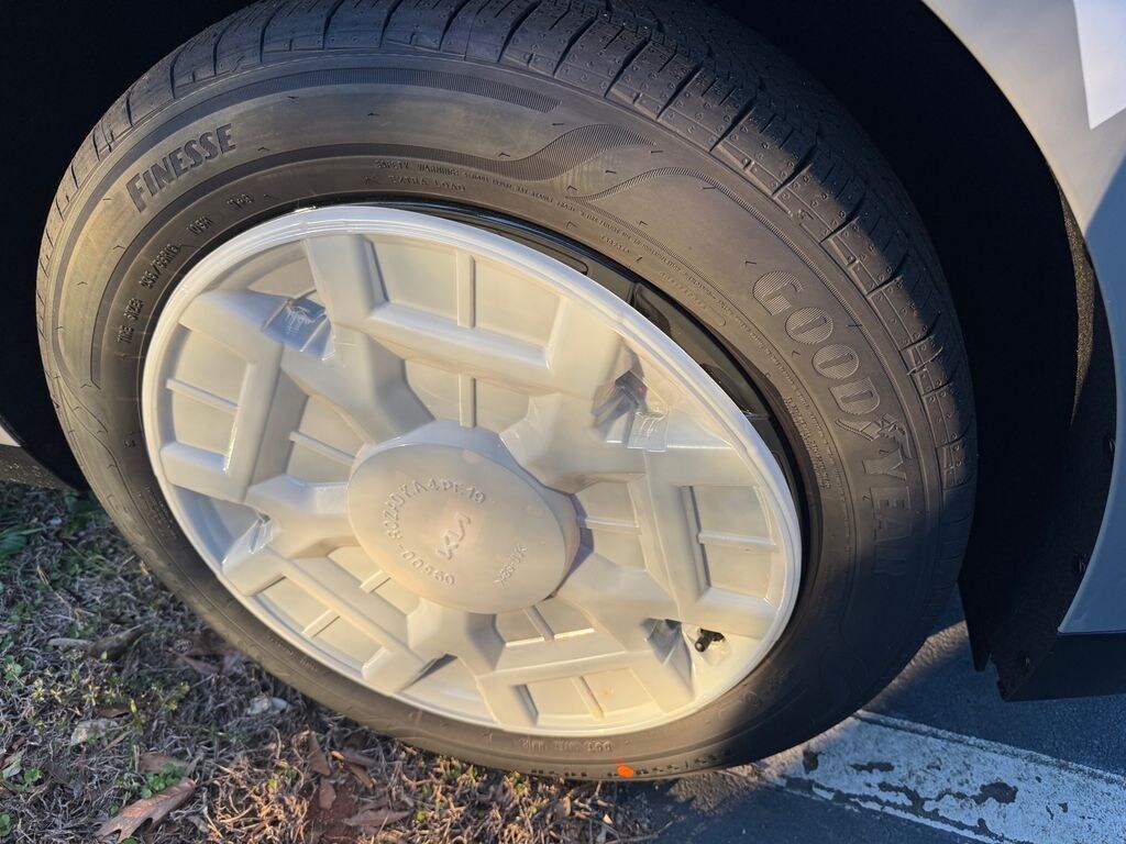 New 2026 Kia Carnival Van Passenger Van