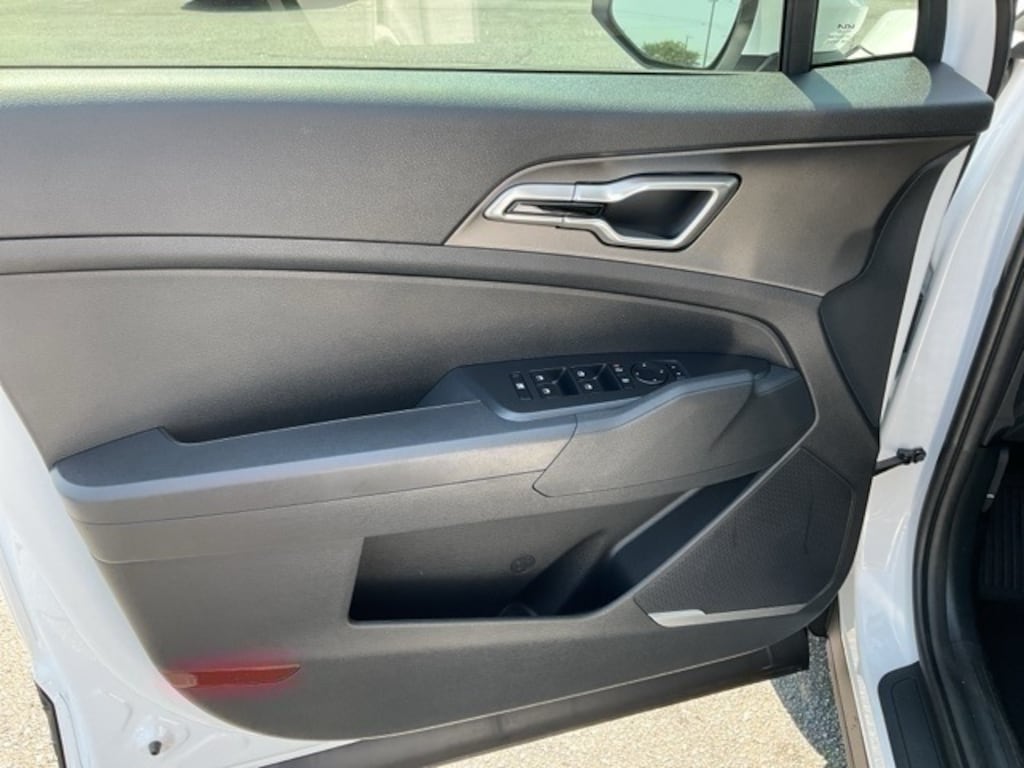 New 2026 Kia Sportage LX SUV