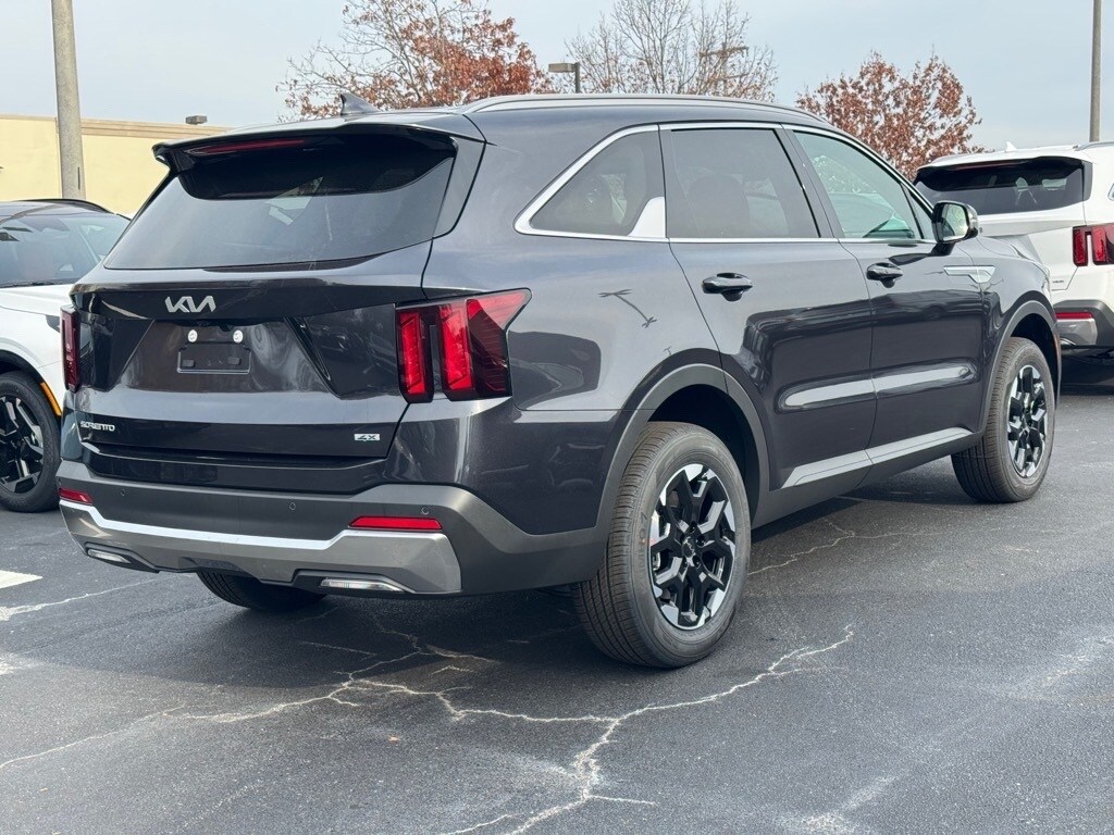 2026 Kia Sorento S photo 3
