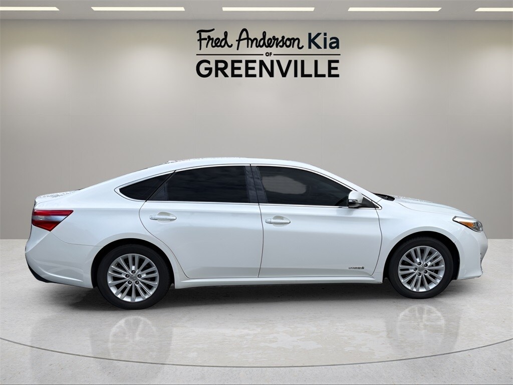 2014 Toyota Avalon Hybrid XLE Touring photo 2