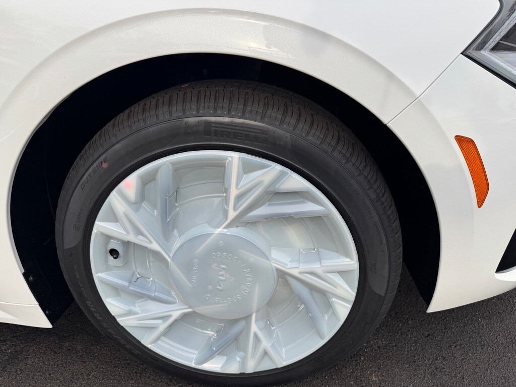 2026 Kia K5 GT-Line photo 2