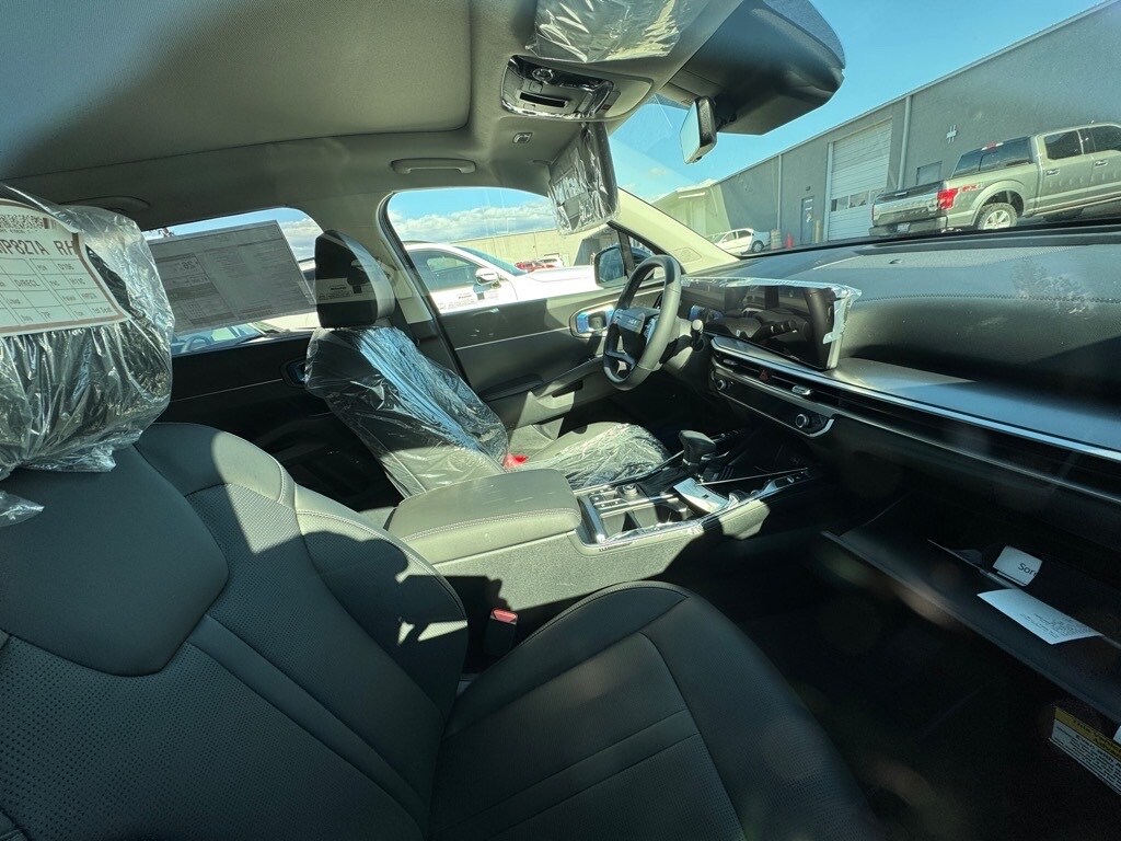 2026 Kia Sorento S photo 3