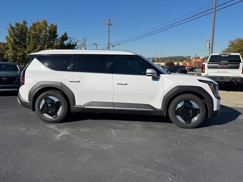 New 2026 Kia EV9 Wind SUV