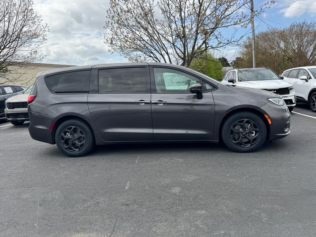 Used 2022 Chrysler Pacifica Hybrid Limited with VIN 2C4RC1S72NR137159 for sale in Greenville, SC