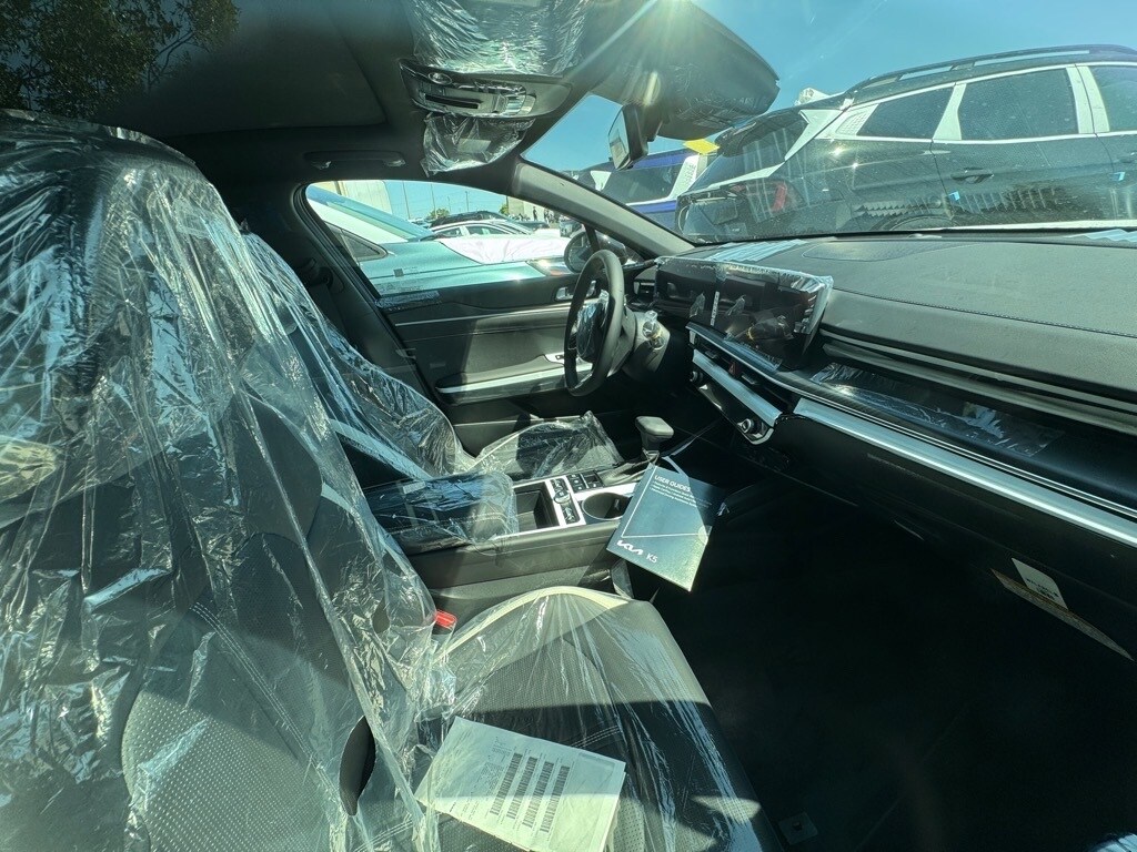 2026 Kia K5 GT-Line photo 3
