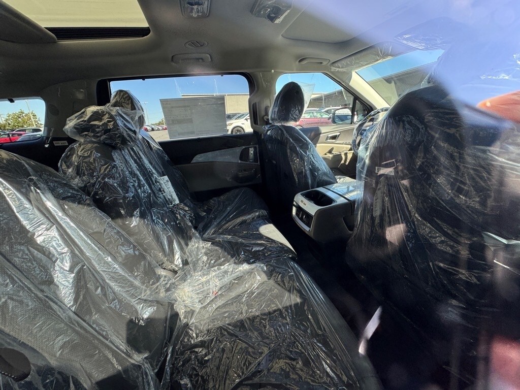 New 2026 Kia Carnival Hybrid SX Van Passenger Van