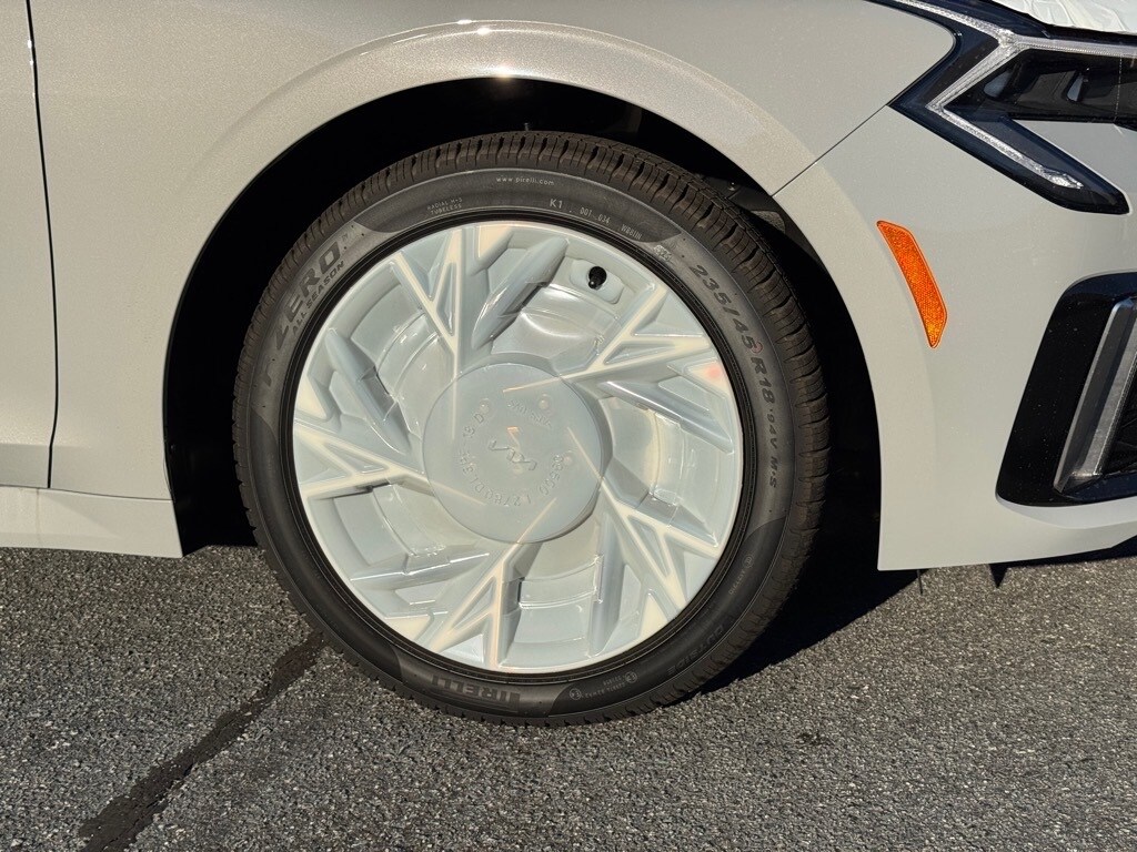 2026 Kia K5 GT-Line photo 2