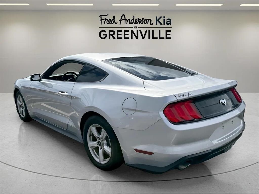 2018 Ford Mustang EcoBoost photo 4