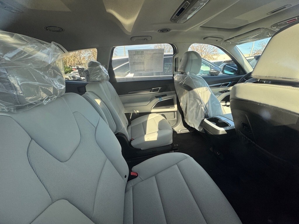 2025 Kia Telluride S photo 4