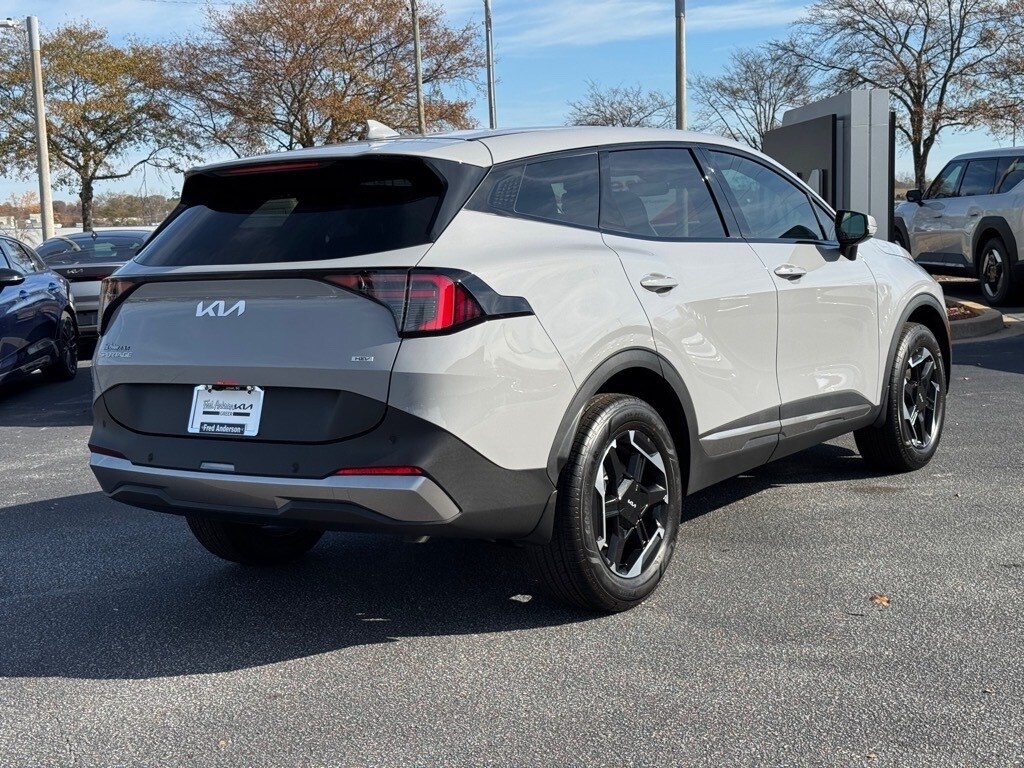 2026 Kia Sportage Hybrid S photo 2