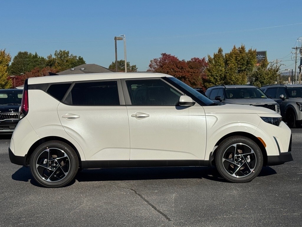 New 2025 Kia Soul EX Hatchback
