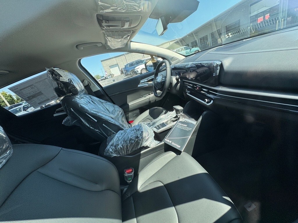 2026 Kia Sportage EX photo 3