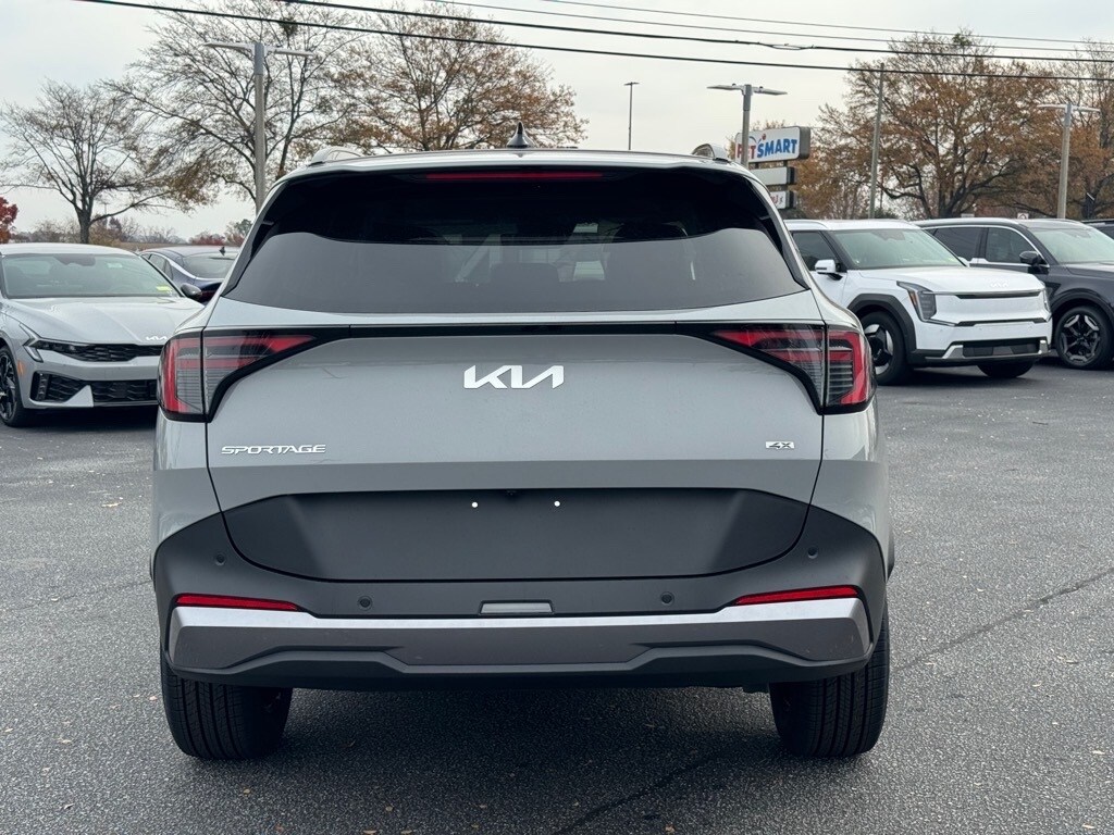 2026 Kia Sportage EX photo 3