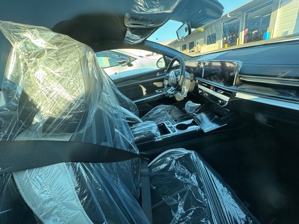 2026 Kia K5 GT-Line photo 3