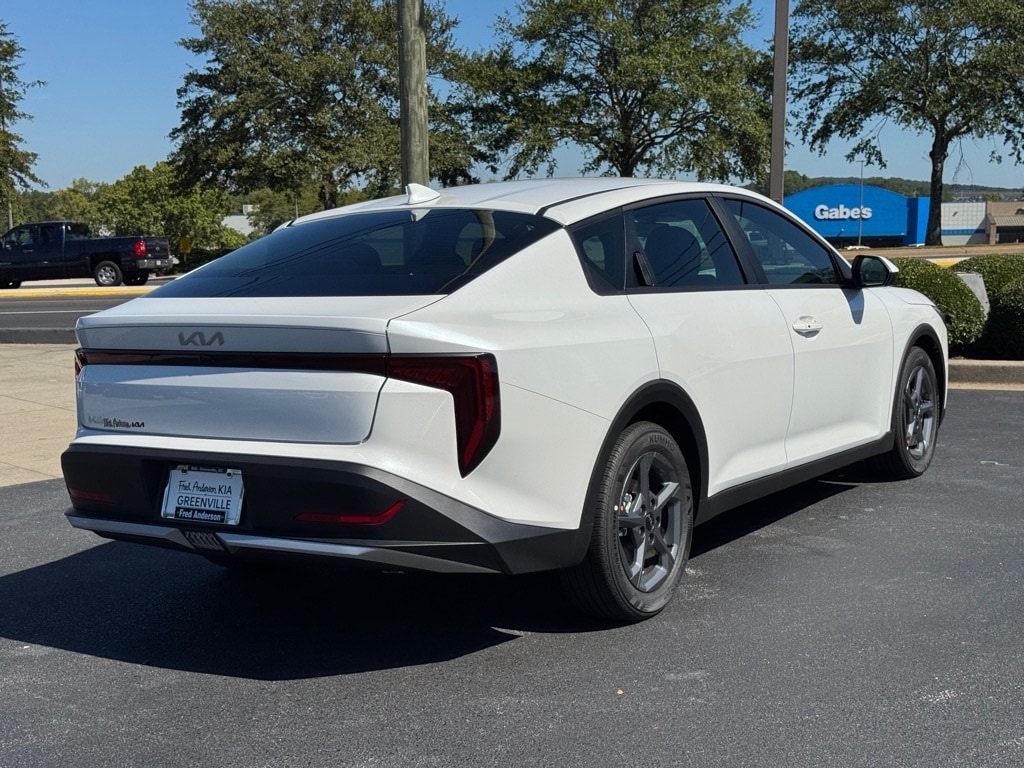 New 2025 Kia K4 LXS Sedan