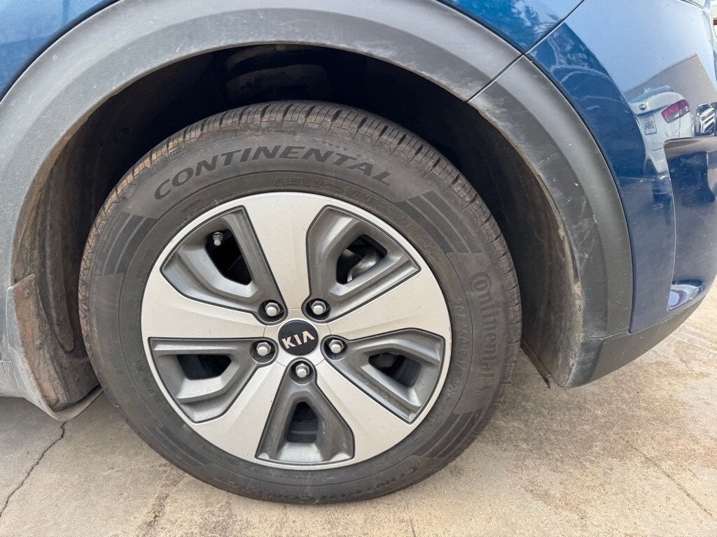 2019 Kia Niro LX photo 2