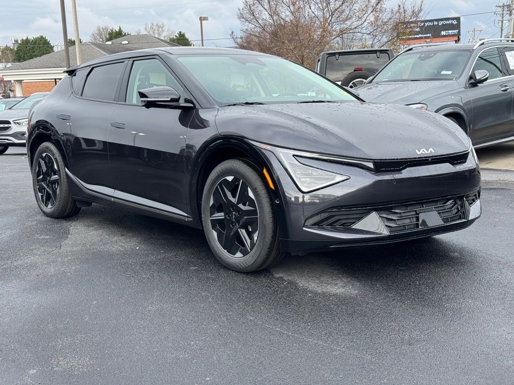 2025 Kia EV6 Wind's photo