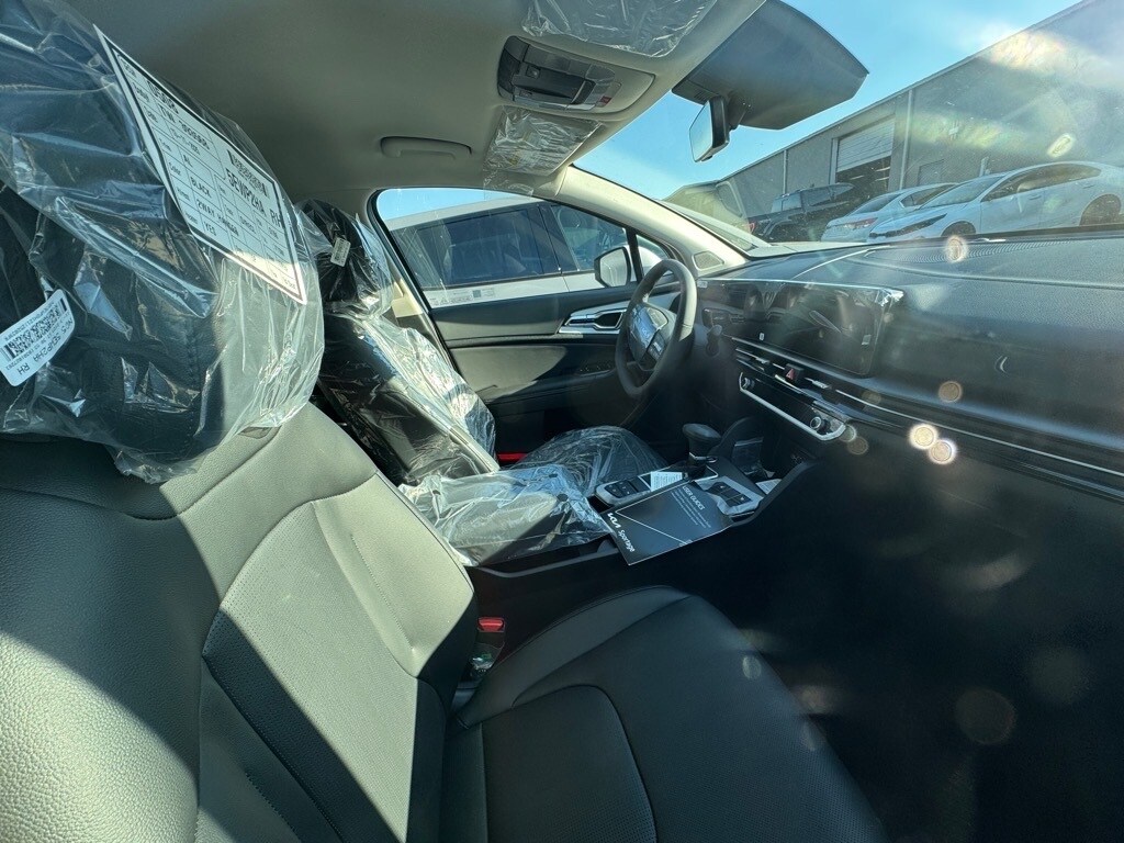 2026 Kia Sportage EX photo 3