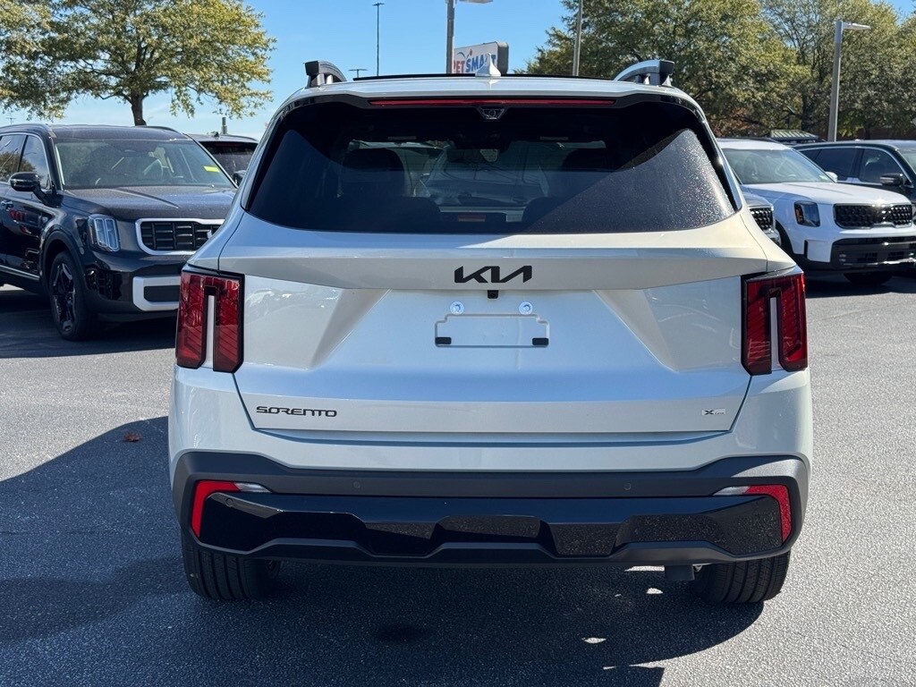 2026 Kia Sorento EX photo 3